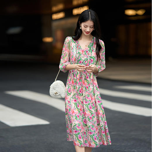 丁摩 法式V领收腰花边抽绳印花真丝连衣裙90476 商品图1