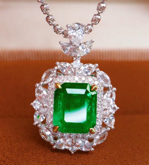 2.51ct刻面祖母绿吊坠 商品图0