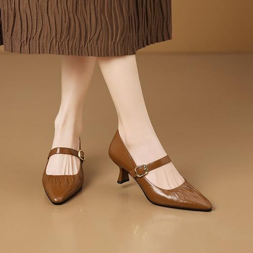 【预售5天】温柔气质皱褶面软皮粗跟简约尖头中跟通勤女单鞋HY&H3612 商品图0