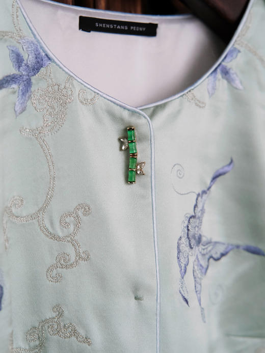 盛唐牡丹|  海天蓝缠枝福蝶真丝马甲 商品图3