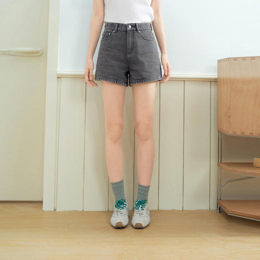 【严选】诗凡黎浅灰牛仔短裤2025年春新款高腰显瘦设计感时尚百搭直筒裤子7G3150041 商品图0