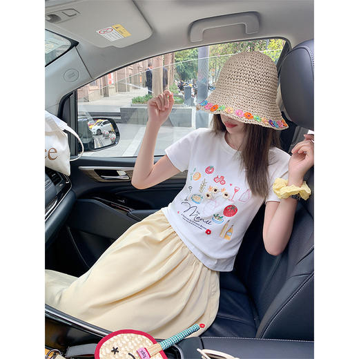 <曾小咸推荐>设计感白色立体花朵修身短袖T恤 商品图2