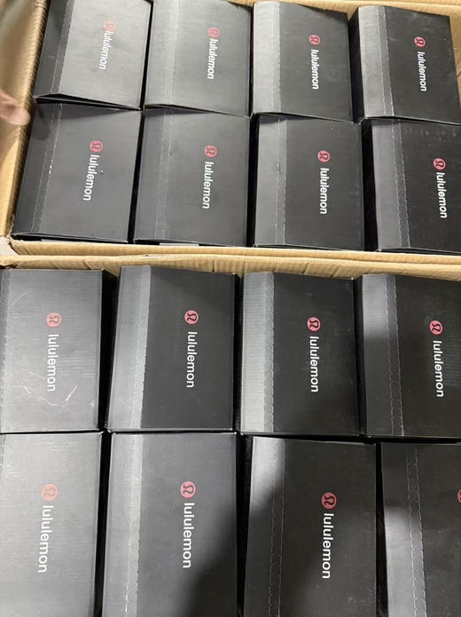 原单正品 Lulu高端限定黑色礼盒装，官网179美刀，经典三色男士内裤,必须顺手带一盒，吸汗高弹力，男款平角内裤
尺码L-4XL，一盒三条
贴身衣物无质量问题不退换 商品图14