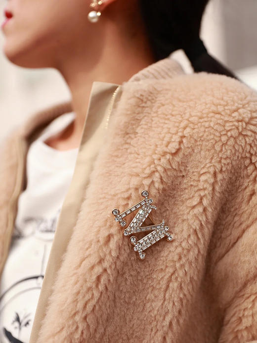 THS-无  max 秋冬点睛之笔胸针 经典款82粒施华洛钻水晶胸针 CU979 商品图2