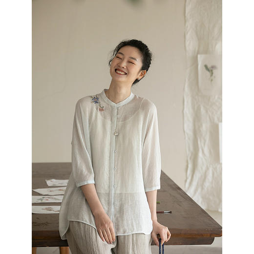 牧衣游原创 进口亚麻精工手绣混纺衬衫新品轻薄文艺百搭开衫 浅山 商品图2
