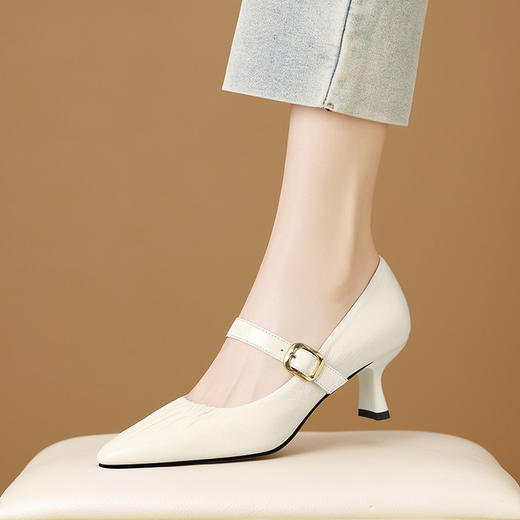 【预售5天】温柔气质皱褶面软皮粗跟简约尖头中跟通勤女单鞋HY&H3612 商品图1