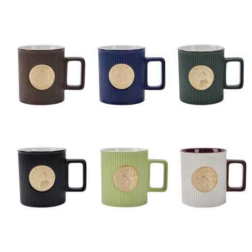大英博物馆 东瀛系列神奈川冲浪里茶棕/海水蓝  盖亚·安德森猫系列金属铭牌棱纹马克杯岩石黑/孔雀绿 东方梦境系列鹊鸣金枝金属铭牌棱纹马克杯朱砂红/春日绿 金属铭牌棱纹马克杯 商品图5