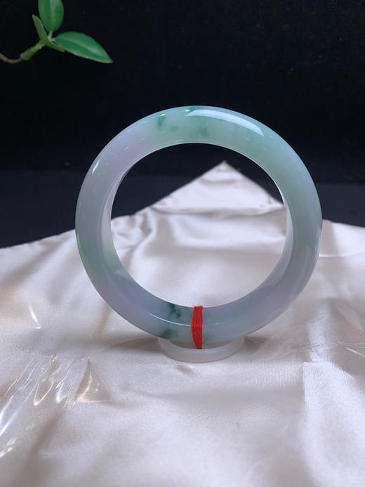 612475，59飘花正圈手镯，版型好，整体底妆均匀细腻，飘清新绿花 ，干净有特色 商品图0