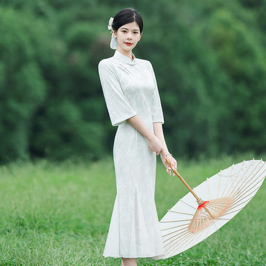 绿色高端气质少女鱼尾改良倒大袖旗袍KK1013 商品图2