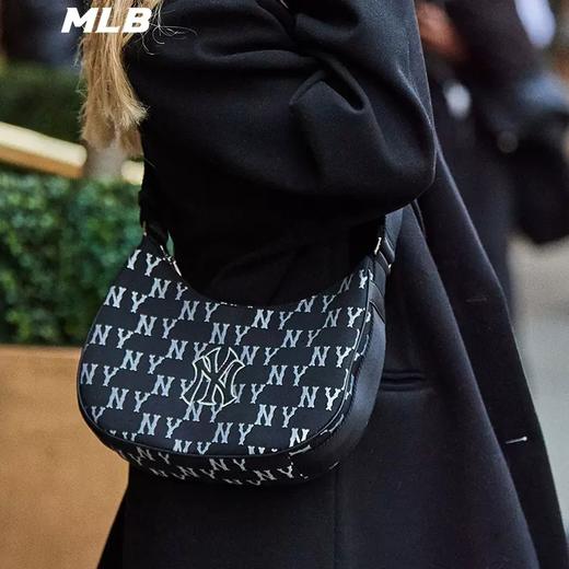 【品牌授权】扫码验证 韩国MLB 钻石老花腋下包-黑色 棕色女新款老花 奶油色 时尚运动背包单肩学生书包  3ABQL023N 商品图5