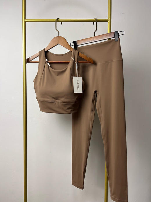 【团购】返场啦 可儿自留栗子咖色 又留了一套象牙白  好好看 更加塑型的 LAPERLA  瑜伽健身背心式 跑步套装 商品图10