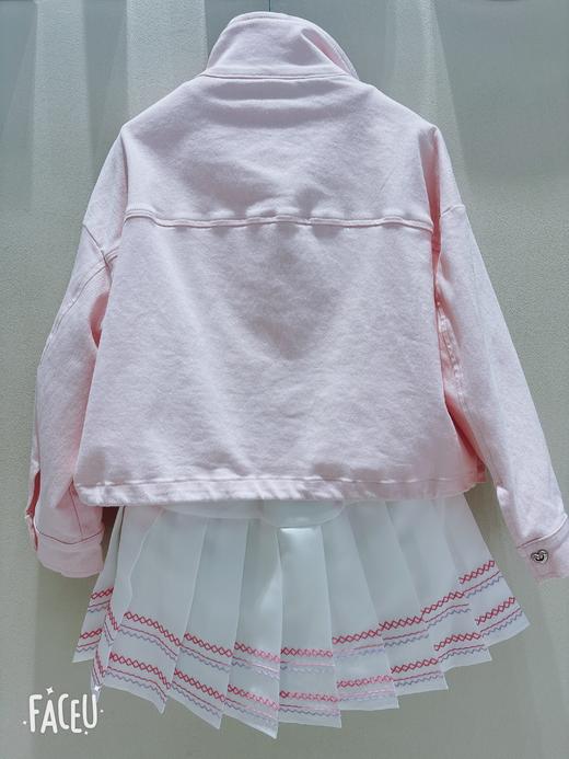 【春上新】【琳麦罗 秋装特惠】LYNN&MILO  8楼琳麦罗  粉色立体章仔刺绣牛仔外套 商品图3