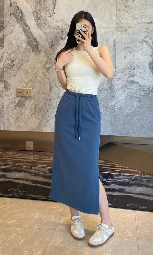 贸易公司越产订单！纯原！【lu家Softstreme™️Bound to Bliss空气层半身裙】侧开叉设计，丝滑有型巨显瘦！手感巨舒服❗Q弹细腻又极其垂坠！✅抽绳松紧腰头，贴合腰腹不勒肉不卷边 商品图12