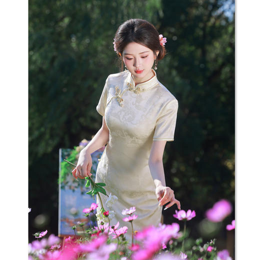 GX香槟色提花旗袍新款2025气质少女小个子年轻款新中式国风连衣裙女 商品图3