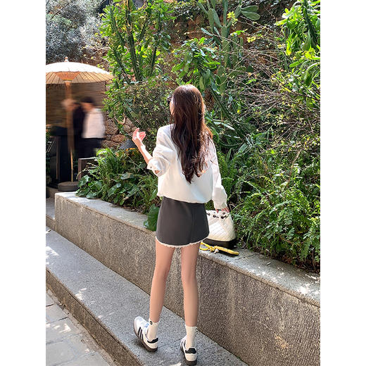 <曾小咸推荐>现货秒杀！最后一波 ！下摆蕾丝边灰色半身裙 日常119.99 立减60 秒杀59.99！假两件米白色衬衫秒杀79.99！！ 商品图1