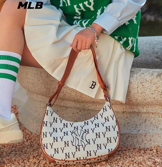 【品牌授权】扫码验证 韩国MLB 钻石老花腋下包-黑色 棕色女新款老花 奶油色 时尚运动背包单肩学生书包  3ABQL023N 商品图3