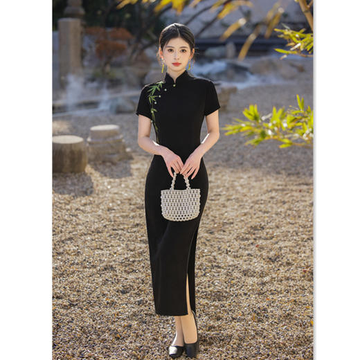 GX时尚改良新中式长款短袖旗袍2025春新款纯黑色国风气质旗袍 商品图3