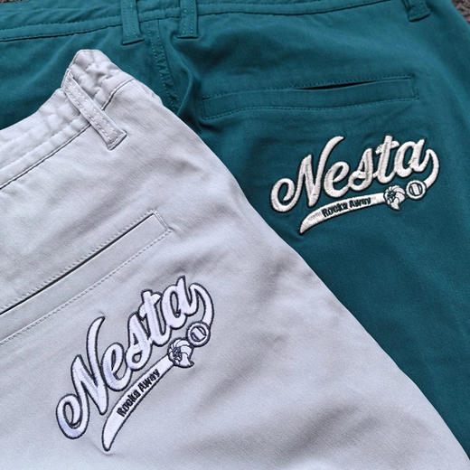 正品日单NESTA 高尔夫长裤，吸水快干材质，宽松版型，只有灰色M XL XXL 祖母绿XL XXL 各几条
M 腰围 80 XL腰围 88 XXL 腰围 92
原价 9990 日元。 商品图7