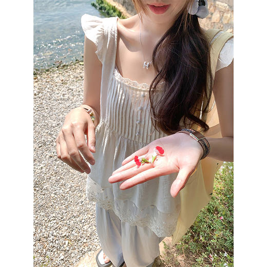 <曾小咸推荐>韩系小飞袖蕾丝拼接雪纺背心小衫 商品图3