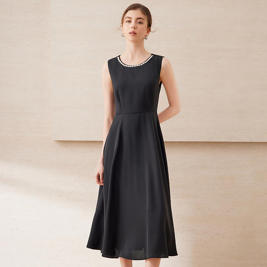EITIE爱特爱轻礼服钉珠圆领无袖收腰大裙摆黑色连衣裙2025夏新款B2507618 商品图2