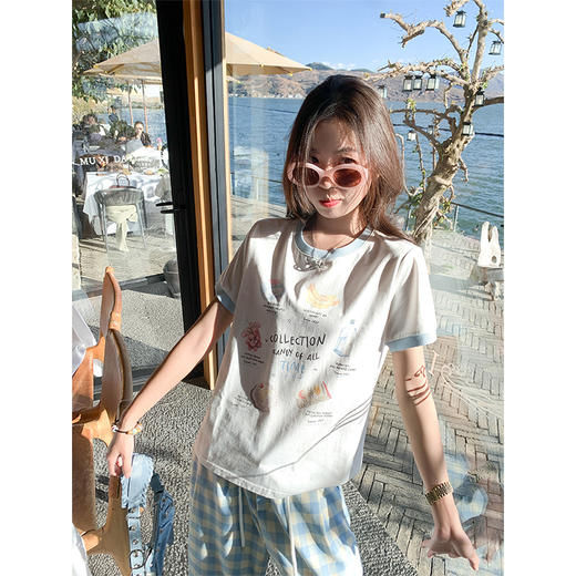 <曾小咸推荐>小清新白色印花短袖撞蓝色边宽松T恤 商品图1