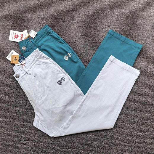 正品日单NESTA 高尔夫长裤，吸水快干材质，宽松版型，只有灰色M XL XXL 祖母绿XL XXL 各几条
M 腰围 80 XL腰围 88 XXL 腰围 92
原价 9990 日元。 商品图0