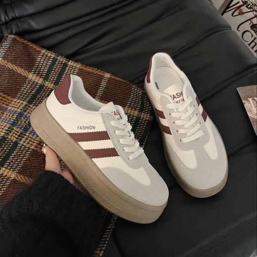 SOSOTATA  复古德训板鞋 4cm跟高设计，上脚柔软，显腿长；足弓支撑，舒适缓压；M型小圆头，上脚不臃肿；防滑鞋底，时尚百搭 商品图4