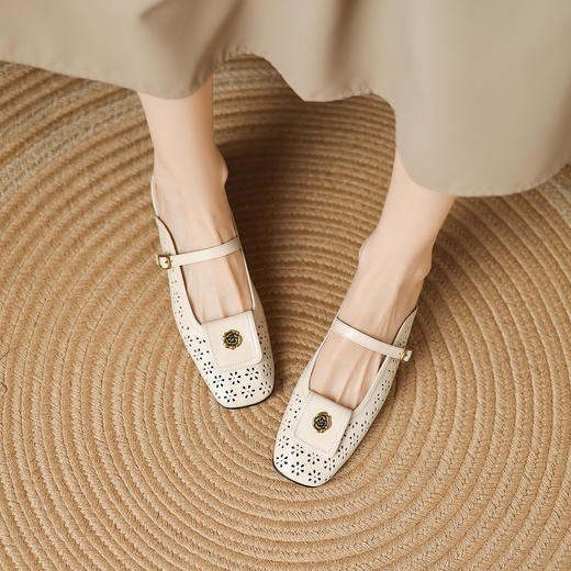 阿么手工女鞋山茶花真皮穆勒鞋粗跟3CM时尚包头一字带拖鞋女外穿 商品图1