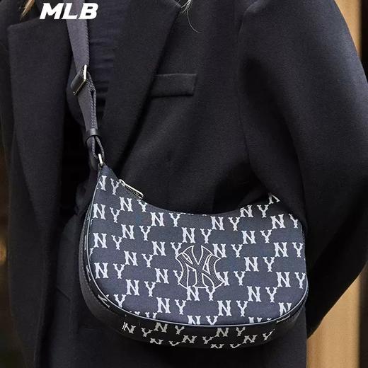 【品牌授权】扫码验证 韩国MLB 钻石老花腋下包-黑色 棕色女新款老花 奶油色 时尚运动背包单肩学生书包  3ABQL023N 商品图2