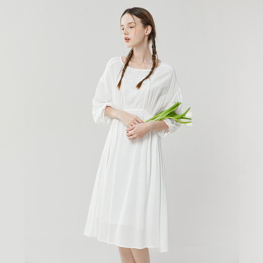 Famecoco范可儿夏季白色连衣裙飘逸垂感七分袖高腰休闲中长裙F223FA017 商品图1