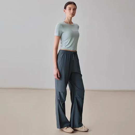 【3~5天发货】跃牌【美度空间】系列 美式复古健身工装裤阔腿显瘦褶皱抽绳伞兵裤ADCK52034 商品图2