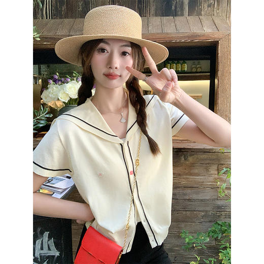 <曾小咸推荐>现货秒杀！最后一波 ！抢到赚到！2色减龄学院风海军领针织衫 日常159.99 立减90 秒杀69.99！ 商品图7