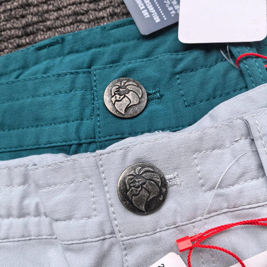 正品日单NESTA 高尔夫长裤，吸水快干材质，宽松版型，只有灰色M XL XXL 祖母绿XL XXL 各几条
M 腰围 80 XL腰围 88 XXL 腰围 92
原价 9990 日元。 商品图4