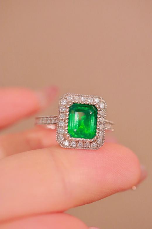 1.5ct刻面祖母绿戒指 商品图0