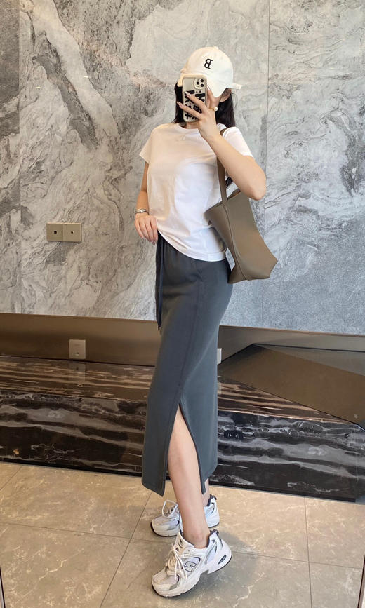 贸易公司越产订单！纯原！【lu家Softstreme™️Bound to Bliss空气层半身裙】侧开叉设计，丝滑有型巨显瘦！手感巨舒服❗Q弹细腻又极其垂坠！✅抽绳松紧腰头，贴合腰腹不勒肉不卷边 商品图8