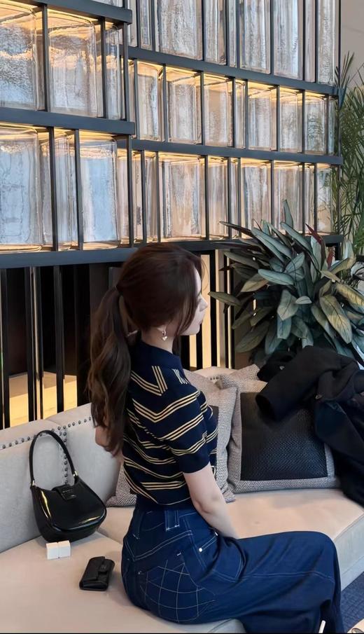 缪缪25Ss早春新款徽标logo条纹polo领针织上衣（DQJ） 商品图5