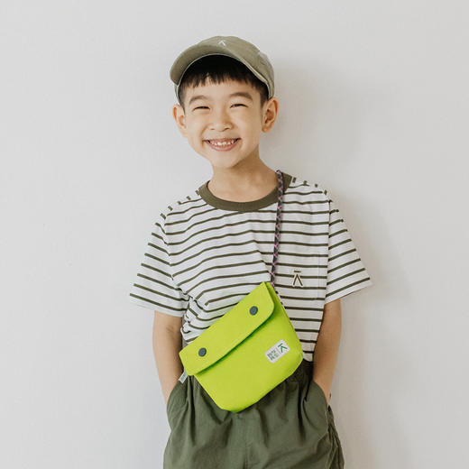 【出游季】ACMEITEM爱棵米 户外亲子防泼水便携挎包多色环保斜挎小包男女GAG3510447A 商品图3