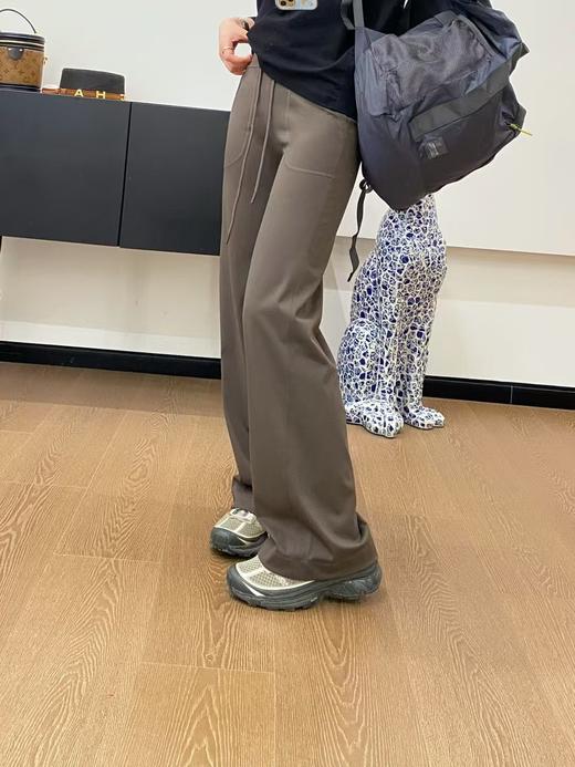 点此购买 lulu露露Throwback Still女士裸感抽绳运动阔腿裤 zc 312400 商品图12