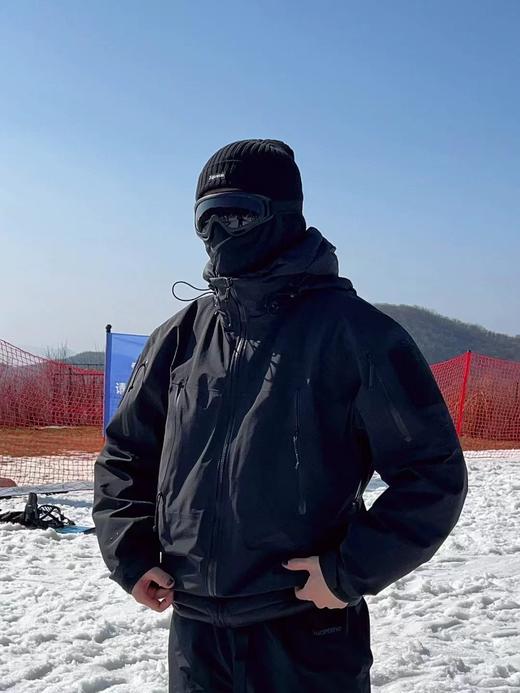 点此购买 始祖鸟春秋季男女款军鸟防风防水硬壳冲锋衣外套 xj 312388 商品图6