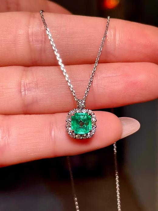 0.85ct刻面祖母绿项链 商品图0