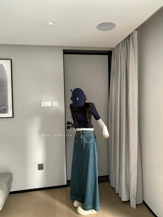 Read Nameless /藏青樱桃假两件上衣+黑色波点包臀裙 2025/3/20 商品图11