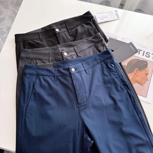 男士必入！官网💰1080【lu家30L *Warpstreme男士经典休闲裤西裤】3色可选！标牌齐全❗️蕞热卖的经典版型，日常/休闲/通勤都好穿！✅面料质感，柔软又紧实！裆部立体剪裁，0束缚！ 商品图4