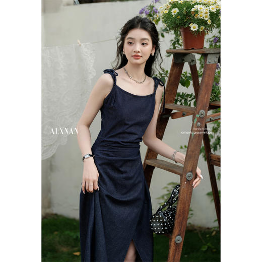 【65折秒杀】鹿向南「仲夏假日」牛仔吊带连衣裙女2025夏季新款海边度假长裙L53735 商品图2