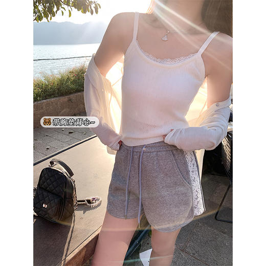 <曾小咸推荐>带胸垫蕾丝内搭假两件针织吊带背心 商品图0