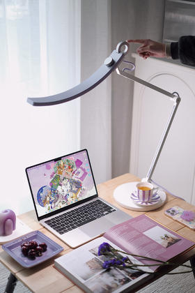 明基WiT双臂智能阅读台灯