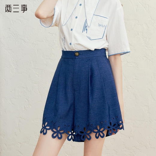 两三事 步入花途 2025春季新款甜美镂空花边下摆裙裤高腰短裤 商品图0