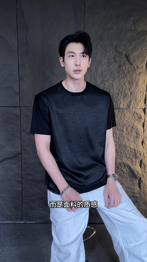 T2774夏季高级感新款韩版丝滑纯色圆领短袖T恤男士时尚休闲宽松上衣 商品图0