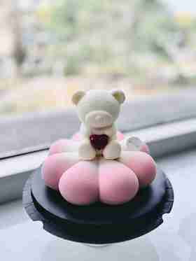 七寸花瓣小熊慕斯