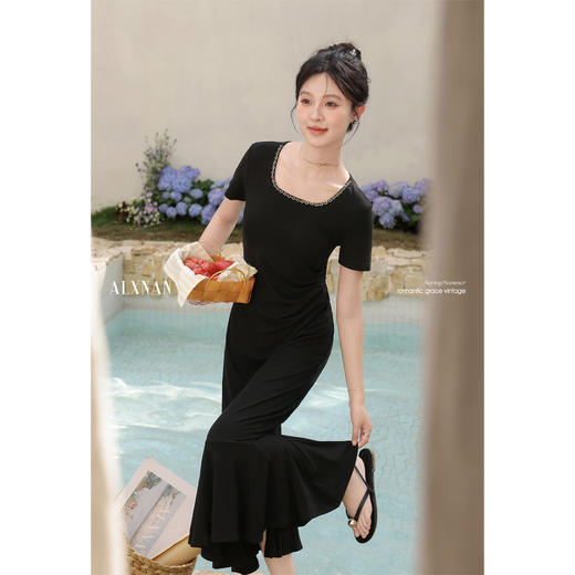 鹿向南「月笼沙汀」黑色短袖a字连衣裙女2025夏气质鱼尾长裙子L53710 商品图4