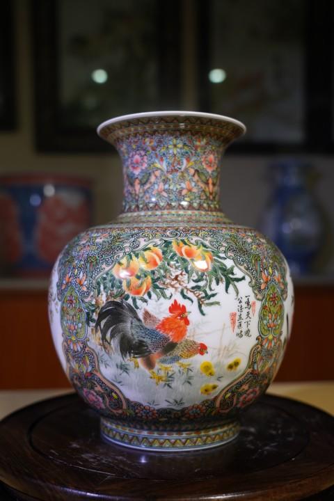 釉中彩开窗花鸟内画山水灯笼瓶 商品图0